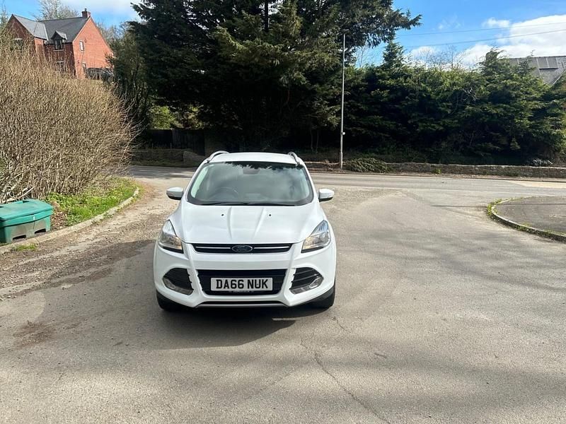 Used Ford Kuga Titanium 150 HP (110 kW) 2016 White SUV