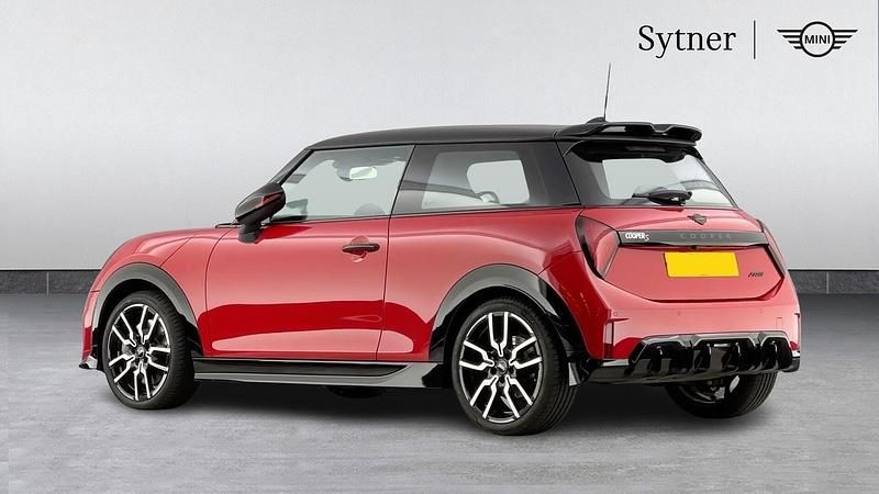 Usado Mini Cooper Hatch 113 kW (154 HP) 2025 Vermelho Citadino