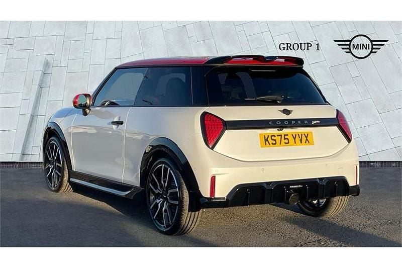 New Mini John Cooper Works 231 HP (169 kW) 2025 White Hatchback