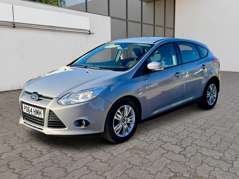 Begagnad Ford Focus 2014 Silver Halvkombi