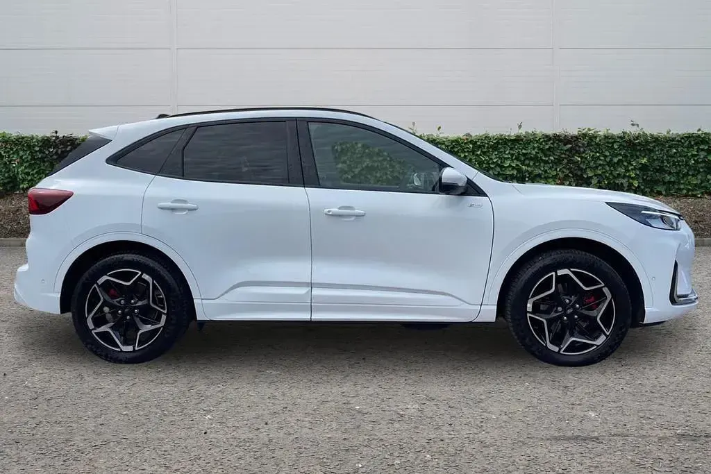 Used Ford Kuga ST-Line X 2024 White SUV