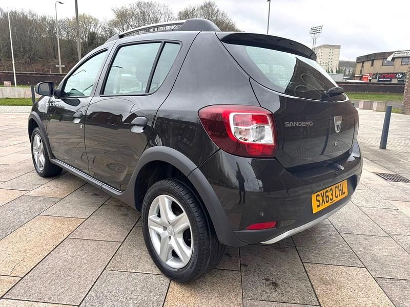 Used Dacia Sandero Lauréate 90 HP (66 kW) 2013 Black Hatchback