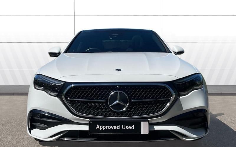 Usado Mercedes E300 AMG Line Premium Plus 313 HP (230 kW) 2024 Branco Sedan