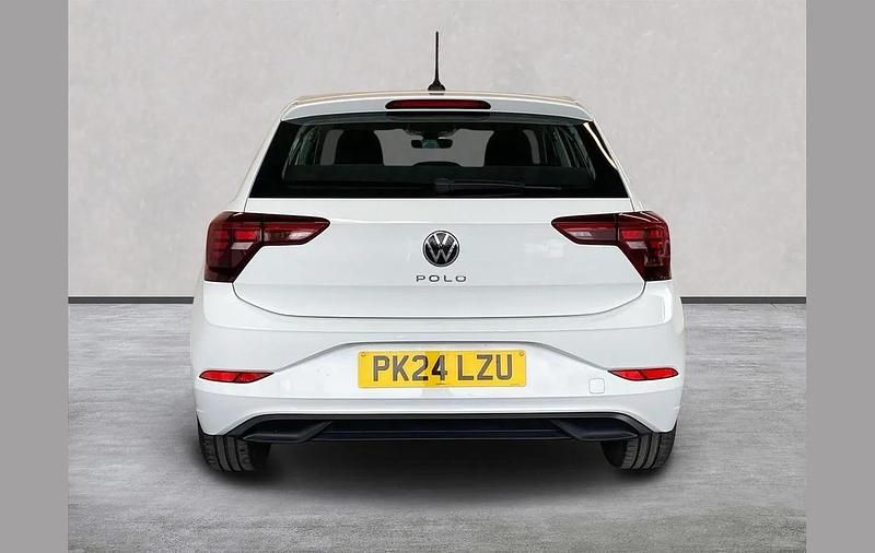 Used VW Polo Life 79 HP (58 kW) 2024 White Hatchback