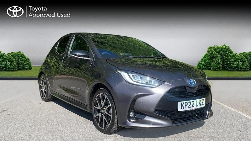 Decuma grey Used 2021 Toyota Yaris Hybrid Hatchback | £17,890 (Good price) - Image 1/4
