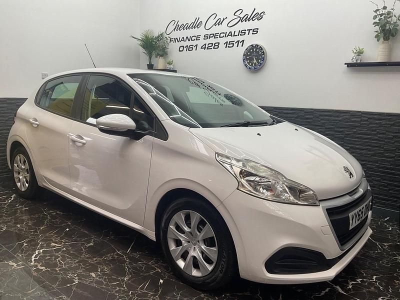 White Used 2015 Peugeot 208 Access Hatchback | £5,366 (Fair price) - Image 1/4