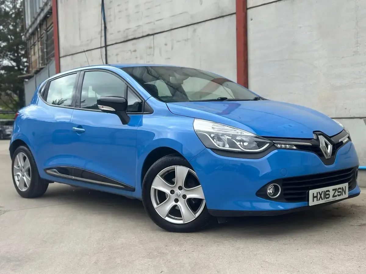Used Renault Clio Dynamique 75 HP (55 kW) 2016 Blue Hatchback