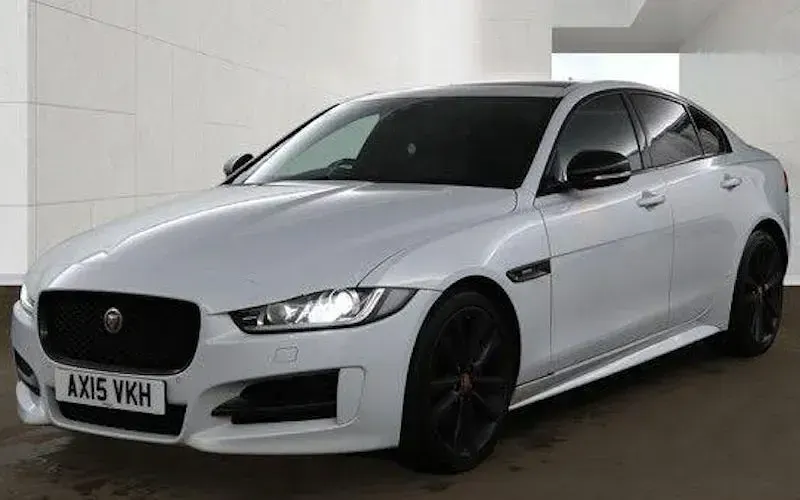 Used Jaguar XE R-Sport 179 HP (131 kW) 2019 Sedan