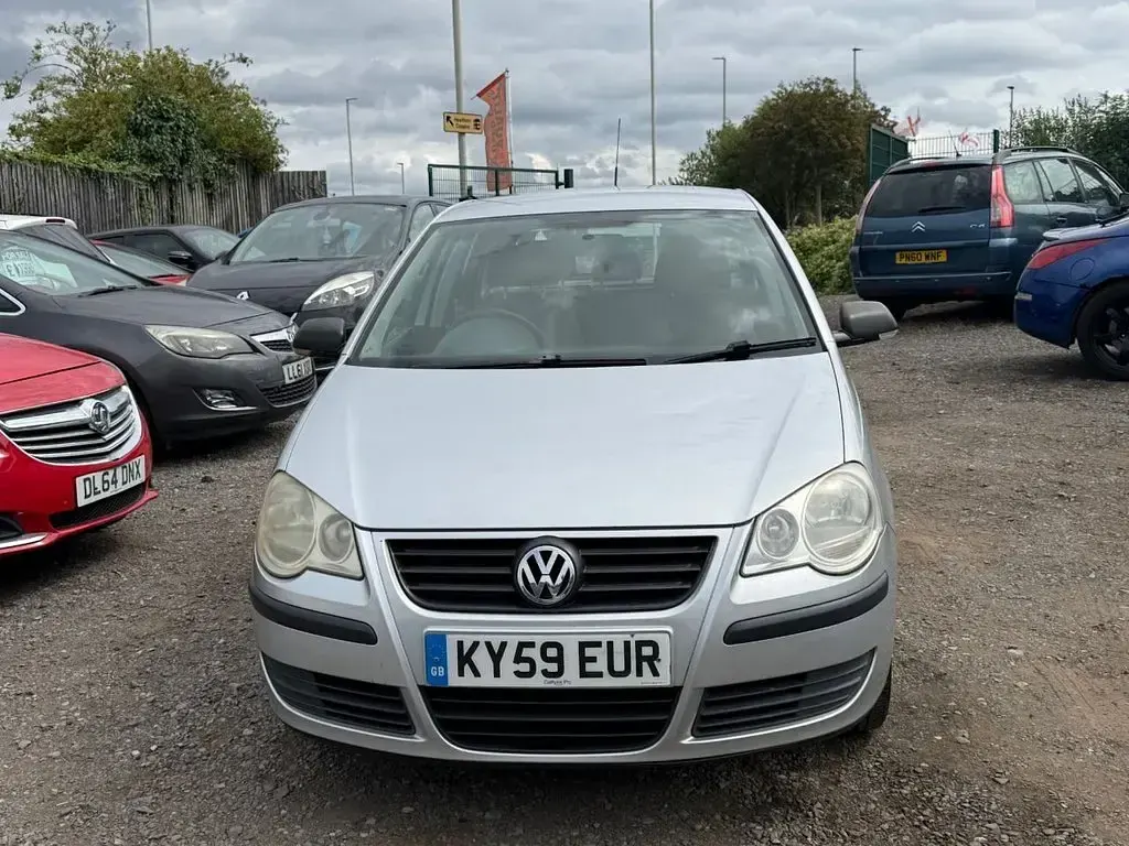 Used VW Polo 60 HP (44 kW) 2009 Silver Hatchback