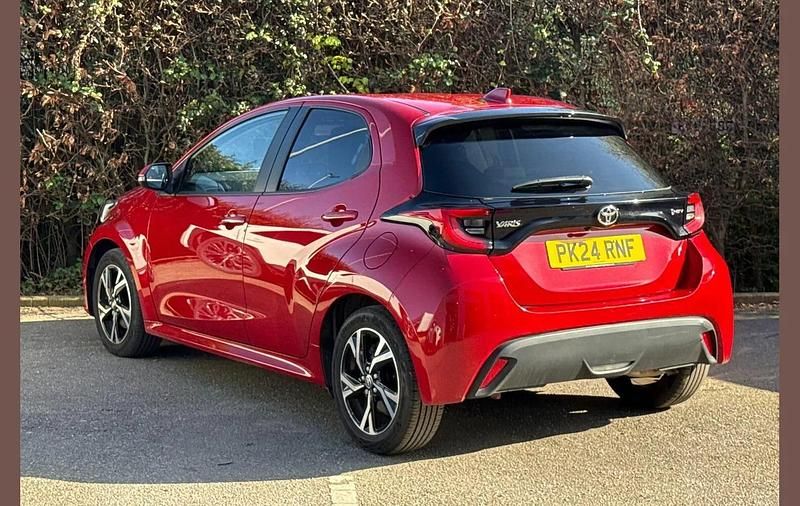 Used Toyota Yaris Hybrid Design 113 HP (83 kW) 2024 Red Hatchback
