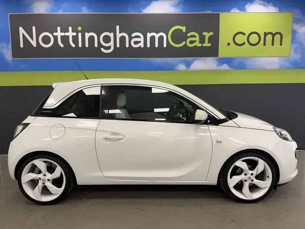 Used Vauxhall Adam Edition 87 HP (63 kW) 2014 White Hatchback
