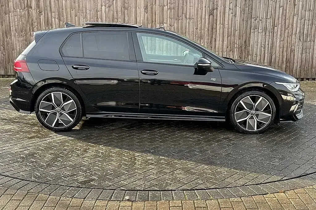 Used VW Golf VIII R-line 150 HP (110 kW) 2025 Black Hatchback