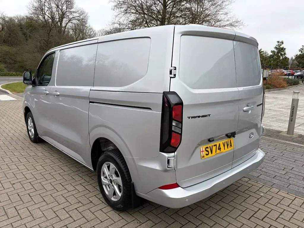 Usado Ford Transit Custom 170 HP (125 kW) 2024 Prateado