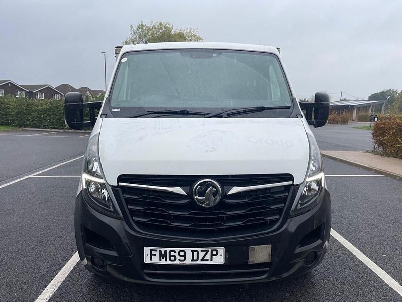 Used Vauxhall Movano 150 HP (110 kW) 2020 White MPV