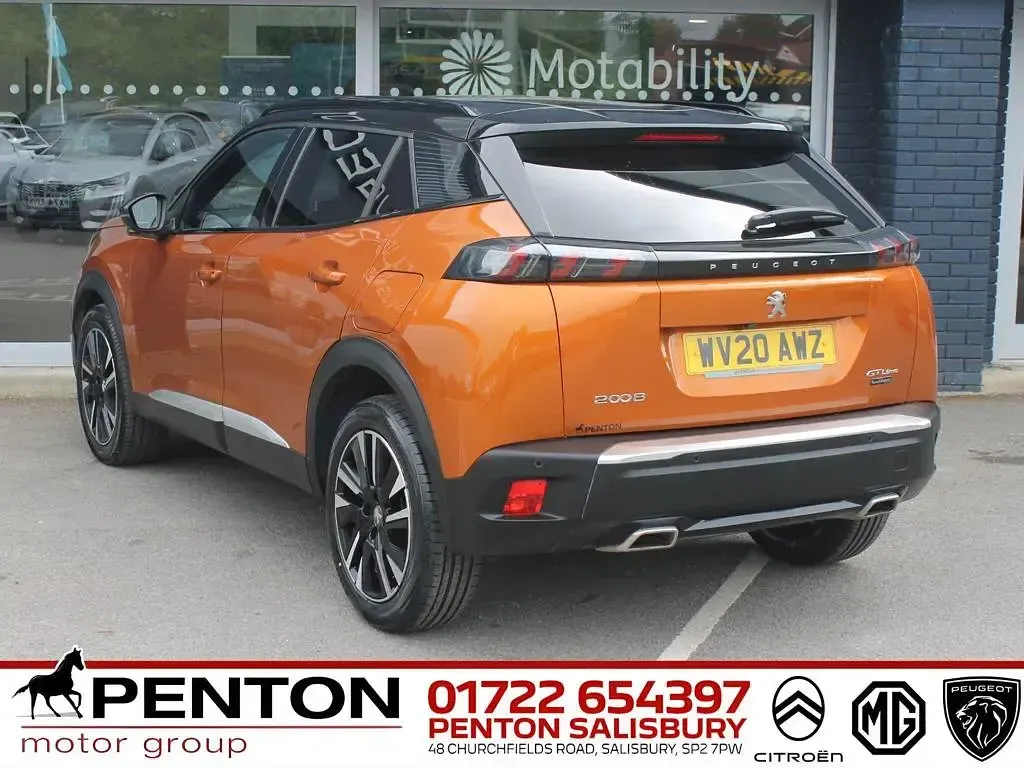 Used Peugeot 2008 GT-line 129 HP (94 kW) 2020 Orange SUV