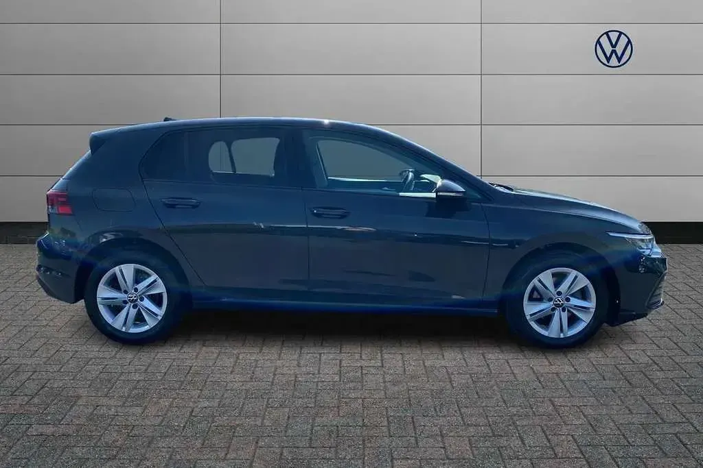 Used VW Golf VIII Life 130 HP (95 kW) 2024 Grey Hatchback