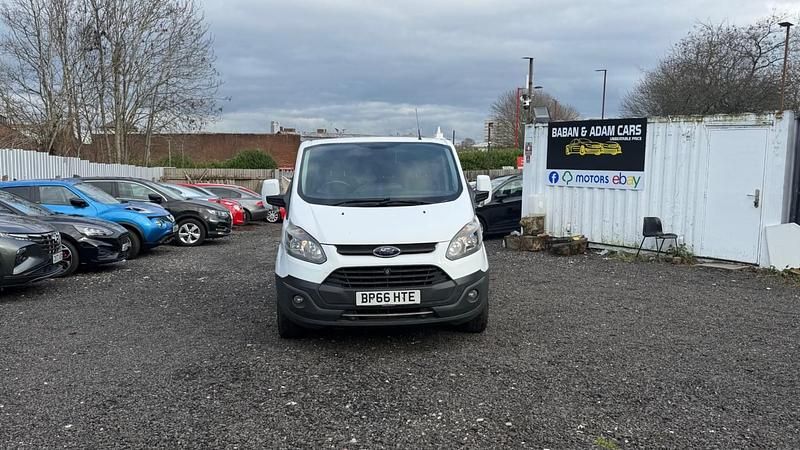 Used Ford Transit Custom 105 HP (77 kW) 2017 White Van