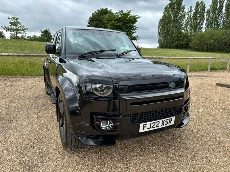 Black Used 2022 Land Rover Defender HSE SUV | £56,475 (Good price) - Image 1/4