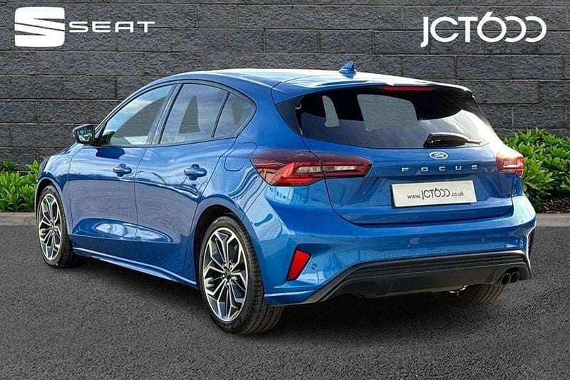 Used Ford Focus ST-Line X 123 HP (90 kW) 2024 Blue Hatchback
