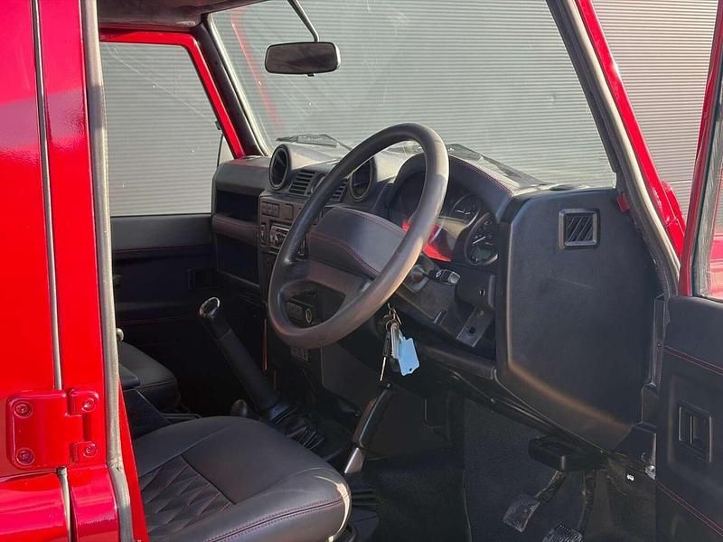 Used Land Rover Defender 2013 Red Pickup