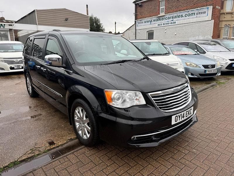Used Chrysler Grand Voyager Limited 178 HP (130 kW) 2014 Black MPV
