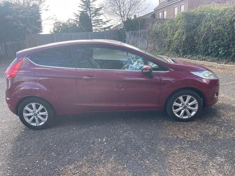 Used Ford Fiesta Zetec 2009 Red Hatchback