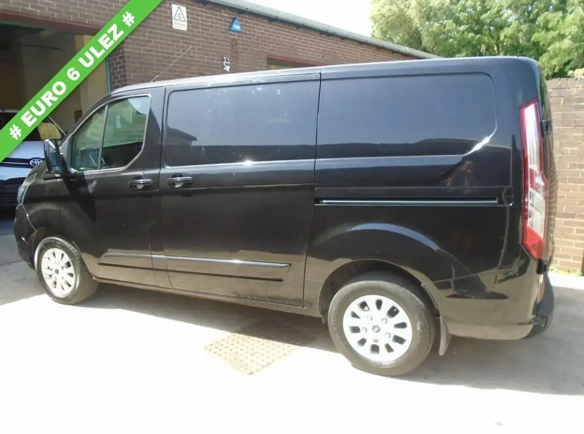 Used Ford Transit Custom Limited 130 HP (95 kW) 2020 Black Van