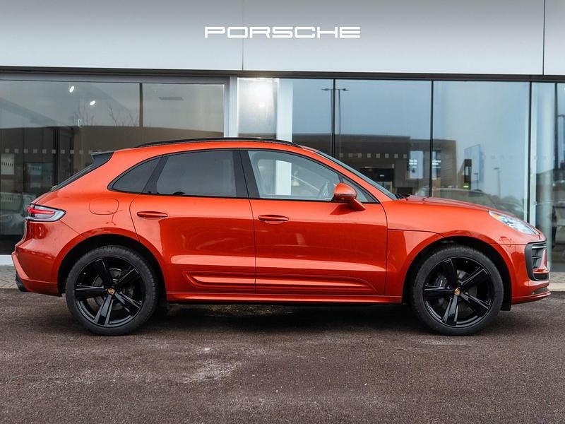 Used Porsche Macan 265 HP (194 kW) 2022 Orange SUV