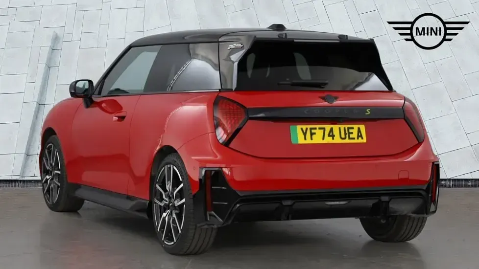 Used Mini Cooper SE Hatch 158 kW (215 HP) 2024 Red Hatchback