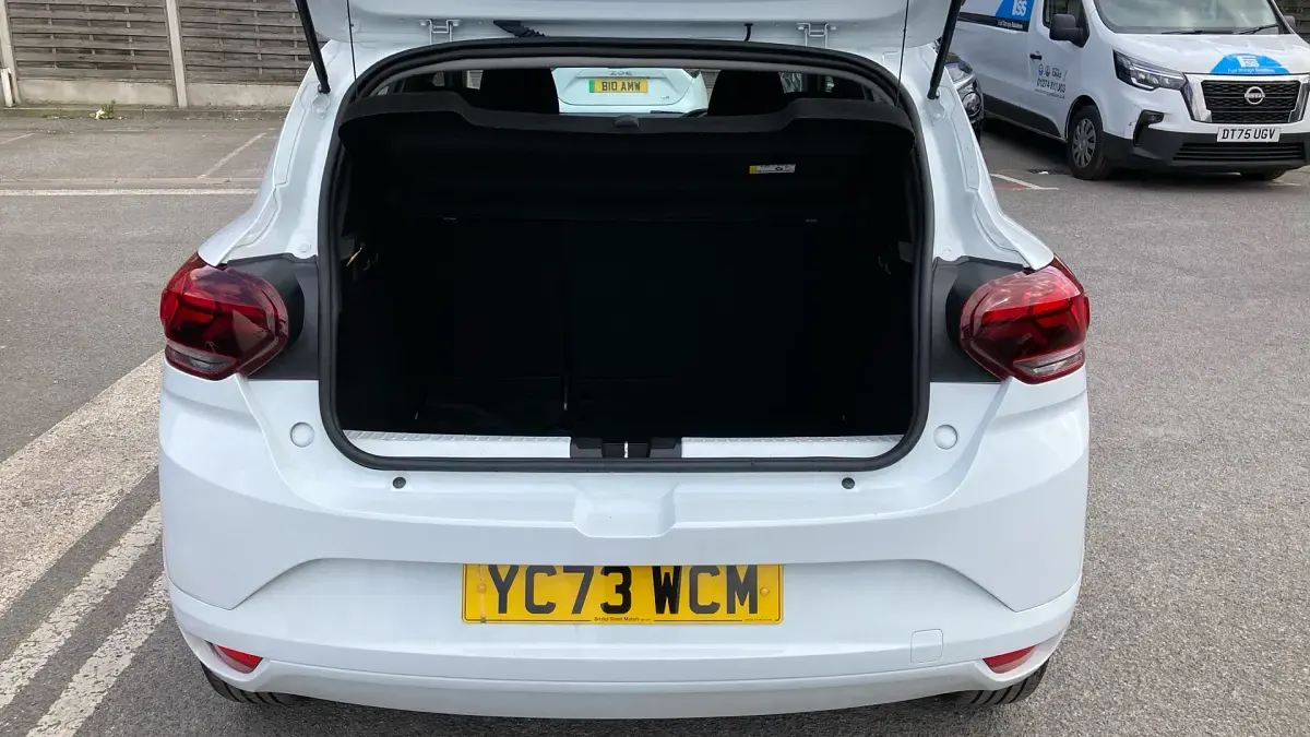 Used Dacia Sandero Essentiel 91 HP (66 kW) 2023 White Hatchback