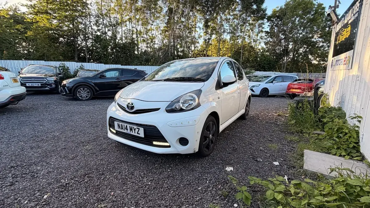 Used Toyota Aygo Style 2014 White Hatchback