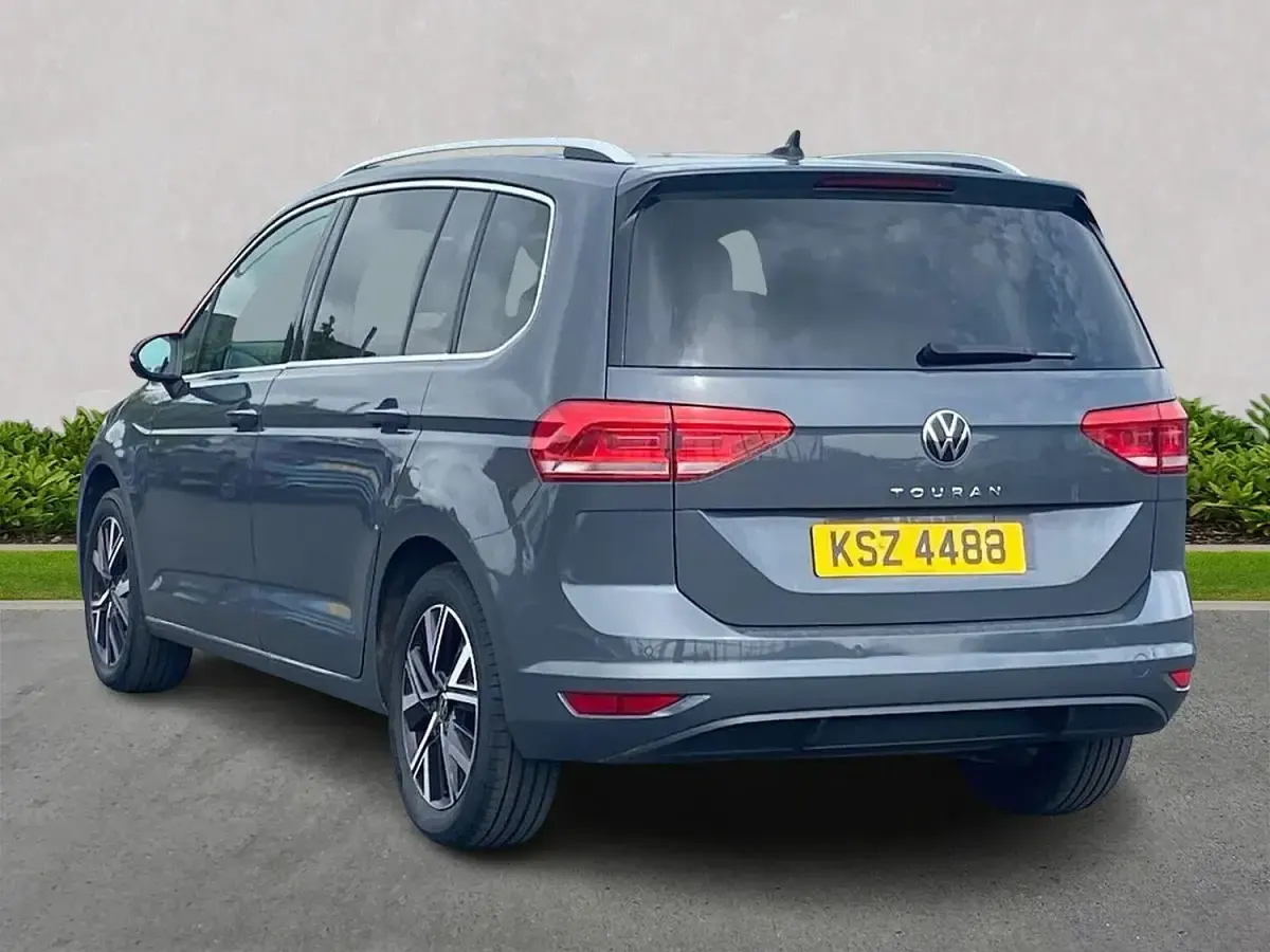 Used VW Touran SEL 150 HP (110 kW) 2022 Grey MPV