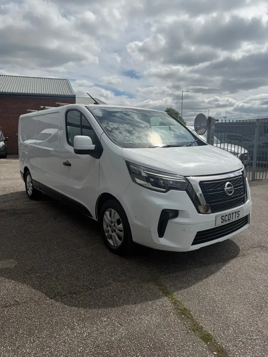 Used Nissan Primastar Tekna 130 HP (95 kW) 2023 White MPV