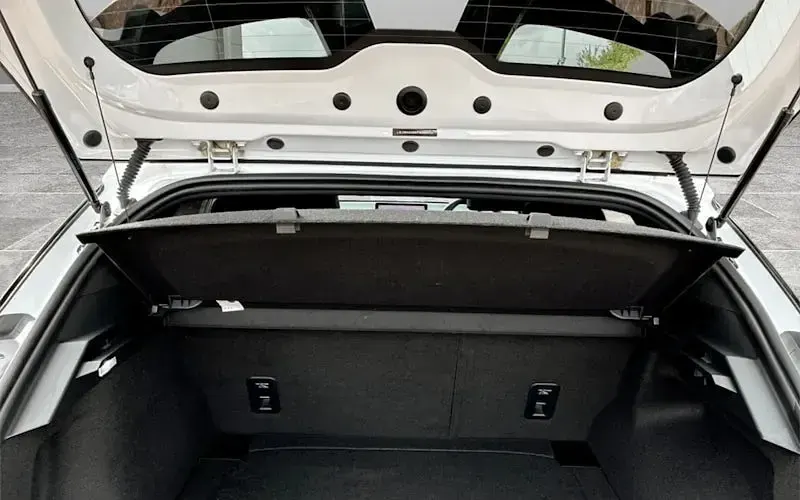 Used MG MG4 EV Trophy 150 kW (204 HP) 2023 White Hatchback