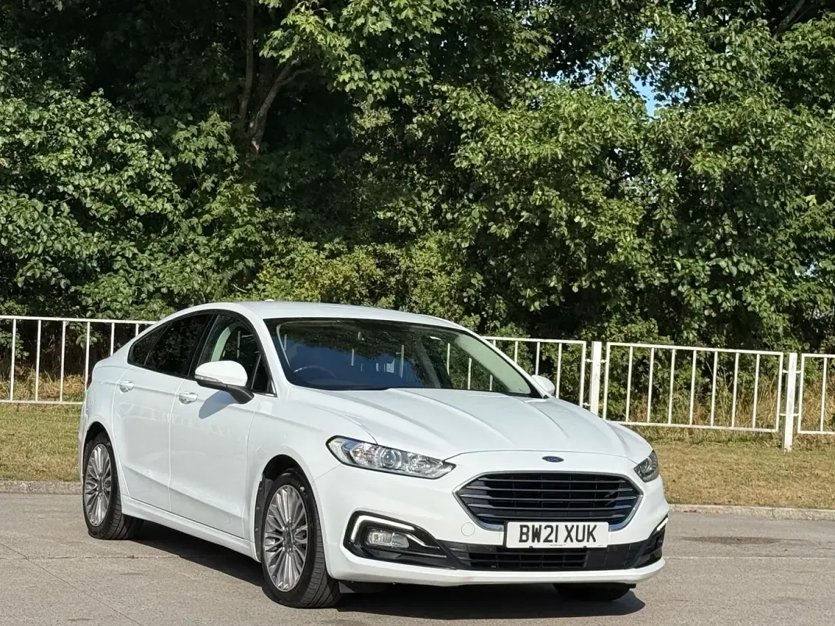 Used Ford Mondeo Titanium 2021 White Hatchback