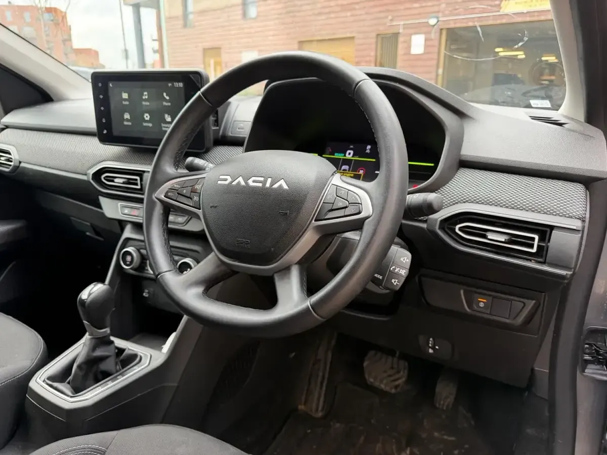 Used Dacia Jogger Expression 141 HP (103 kW) 2025 Grey MPV
