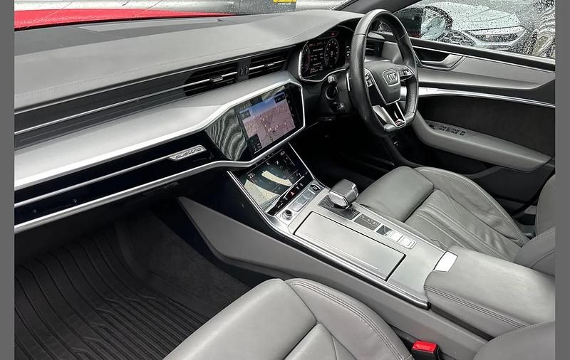 Usado Audi A7 Black Edition 200 HP (147 kW) 2021 Vermelho Sedan