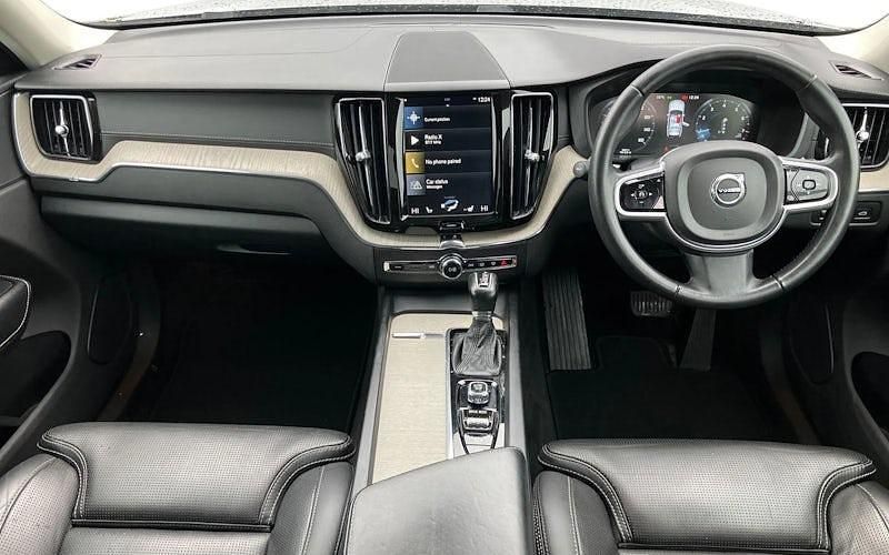 Used Volvo XC60 Inscription 250 HP (183 kW) 2018 Silver SUV