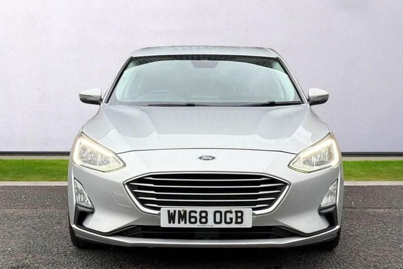 Used Ford Focus Zetec 100 HP (73 kW) 2018 Silver Hatchback