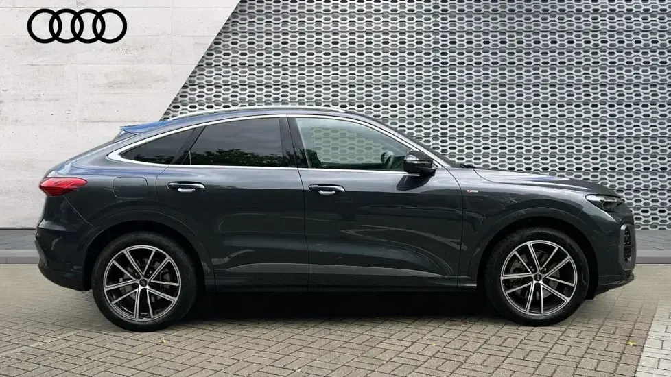 Używany Audi Q5 Sport 204 KM (150 kW) 2025 Szary SUV