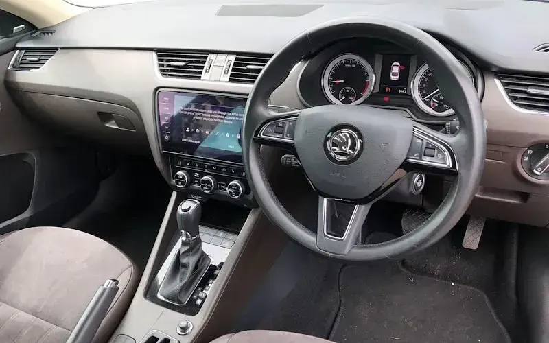 Usado Skoda Octavia 150 HP (110 kW) 2018 Azul Citadino