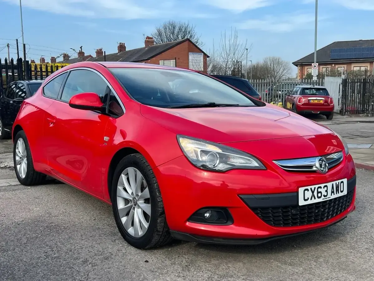 Second-hand Vauxhall Astra GTC SRi 2013 Roșu Hatchback