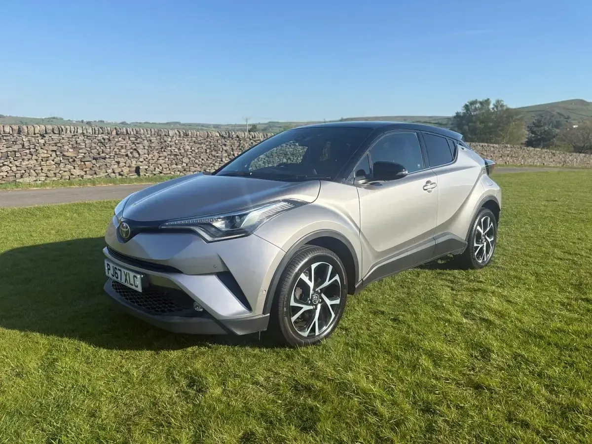 Used Toyota C-HR 115 HP (84 kW) 2017 Silver SUV