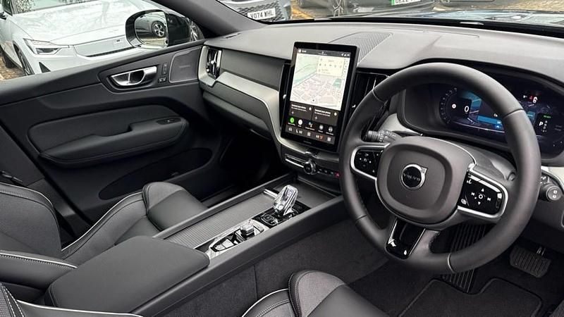 Used Volvo XC60 Plus 345 HP (253 kW) 2025 SUV