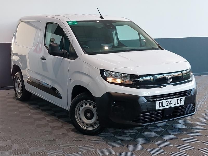 Used Vauxhall Combo 100 HP (73 kW) 2024 White Van