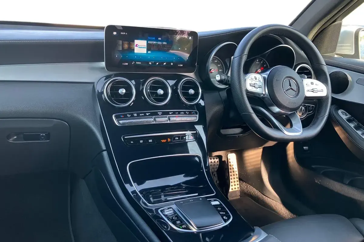 Used Mercedes GLC300 AMG line 258 HP (189 kW) 2022 Silver SUV