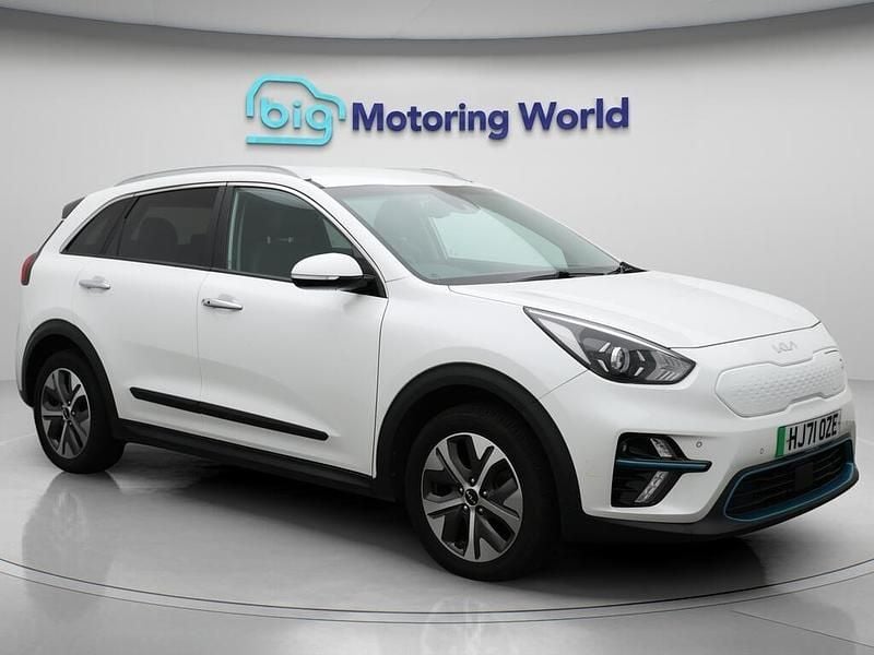 White Used 2021 Kia e-Niro SUV | £13,200 (Super price) - Image 1/4