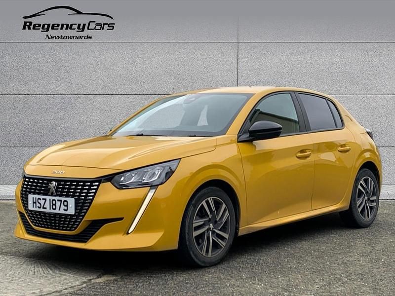Used Peugeot 208 Active+ 74 HP (54 kW) 2023 Yellow Hatchback