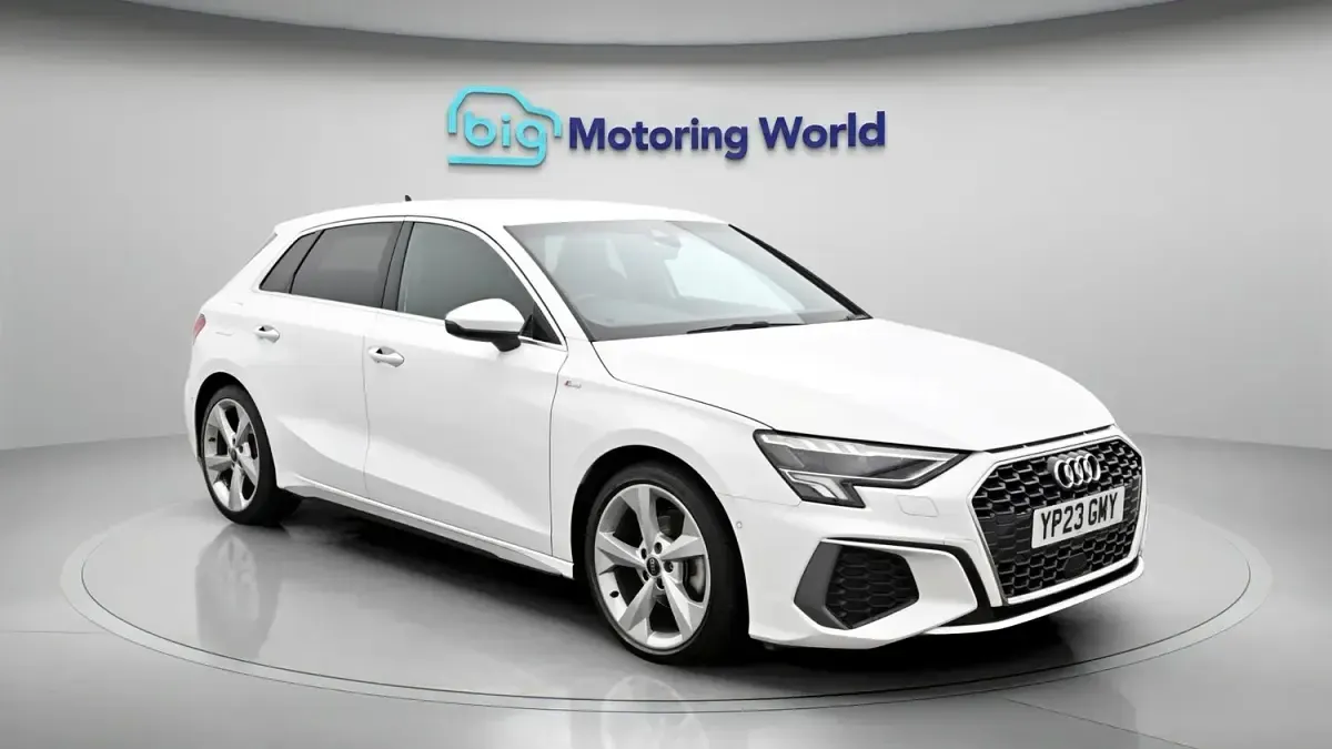 Begagnad Audi A3 Sportback S-Line 150 HK (110 kW) 2023 Halvkombi