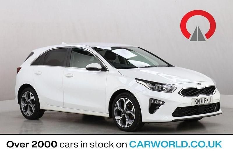 White Used 2021 Kia Ceed Hatchback | £10,700 (Good price) - Image 1/3